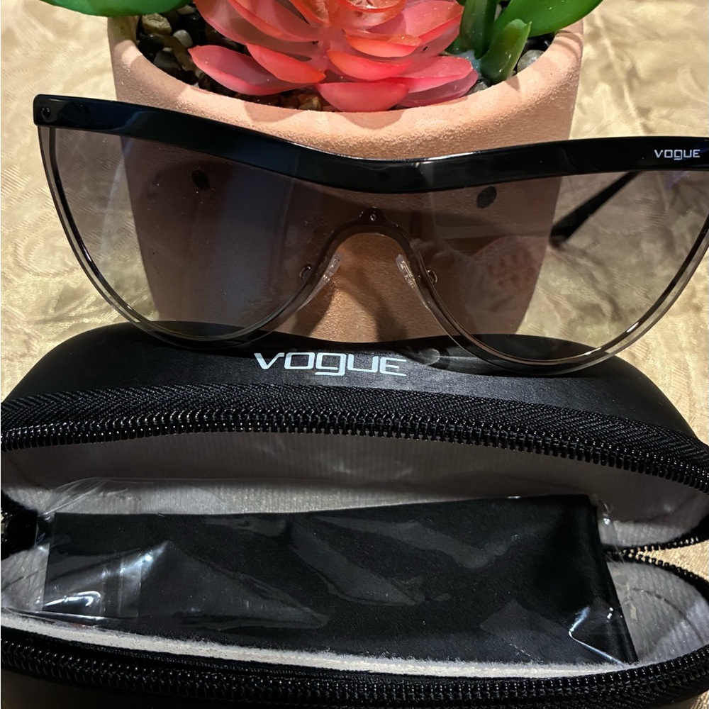 Vogue Black and Gray Sunglasses with Case